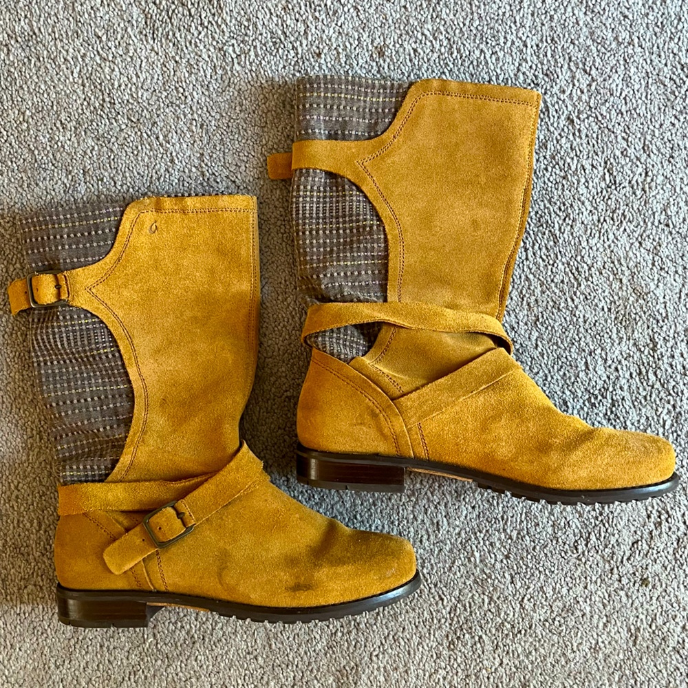 OluKai Boots